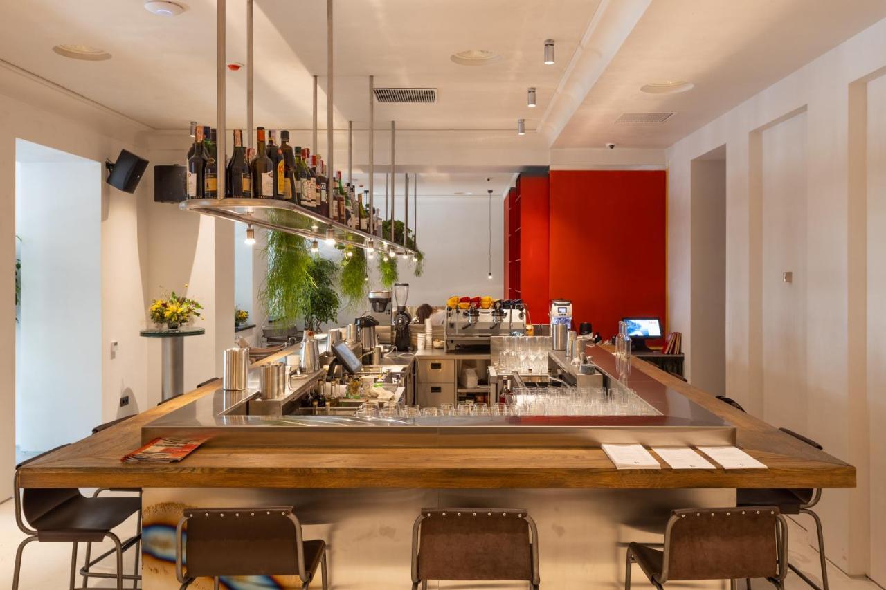 Brik Hotel Odessa Eksteriør billede