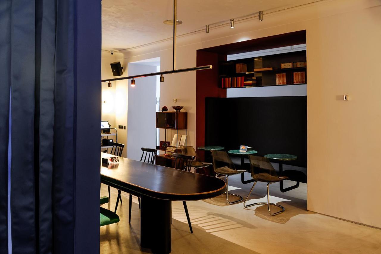 Brik Hotel Odessa Eksteriør billede